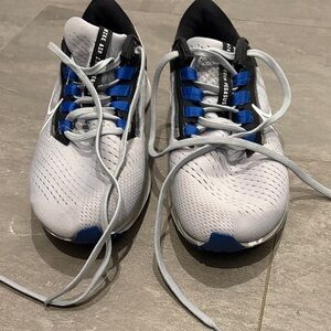 Nike Men's White and Blue Athletic Shoes